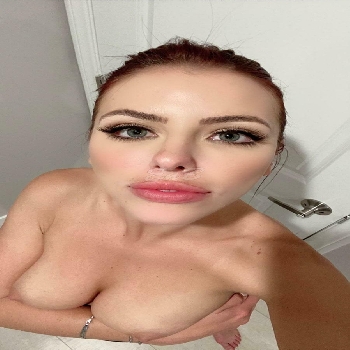 25 Year Curvacious American Escort Florence